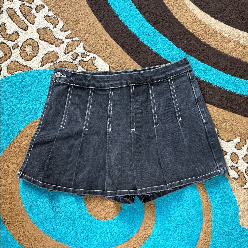 Brandy Melville J. Galt John Galt Black Pleated Skort